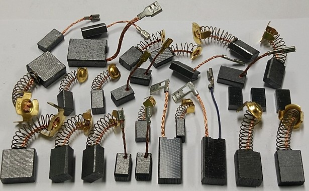Щетки токосъёмные 13*7 с пружинкой